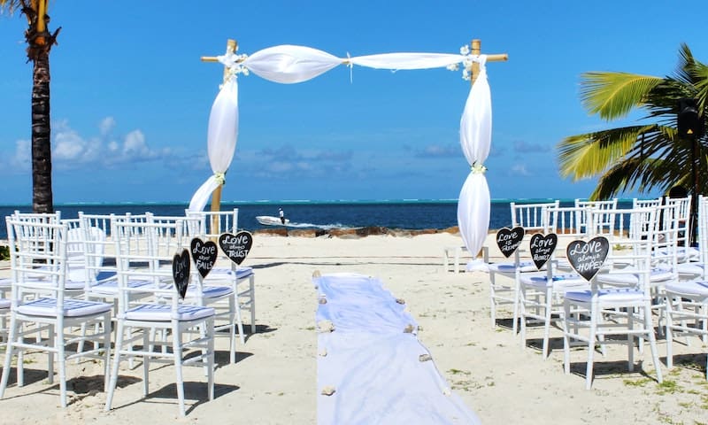 wedding setting in cancun